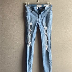 Light washed ripped jeggings